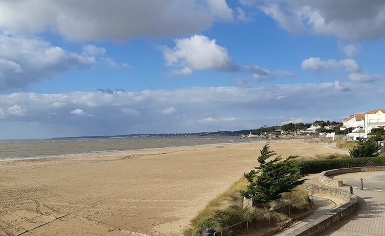 event image 1592545531 collecte de dechets plage de la bernerie